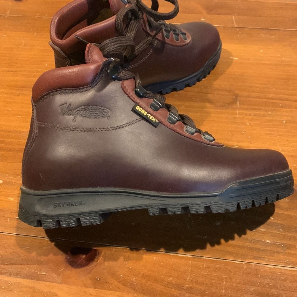 Vasque Men's Brown Leather Boots - Picture 2 of 7